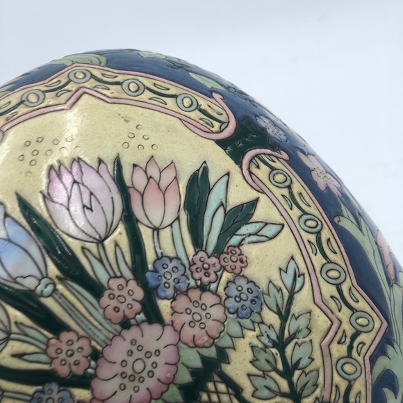 Medium Floral Vase - Picture 3 of 6